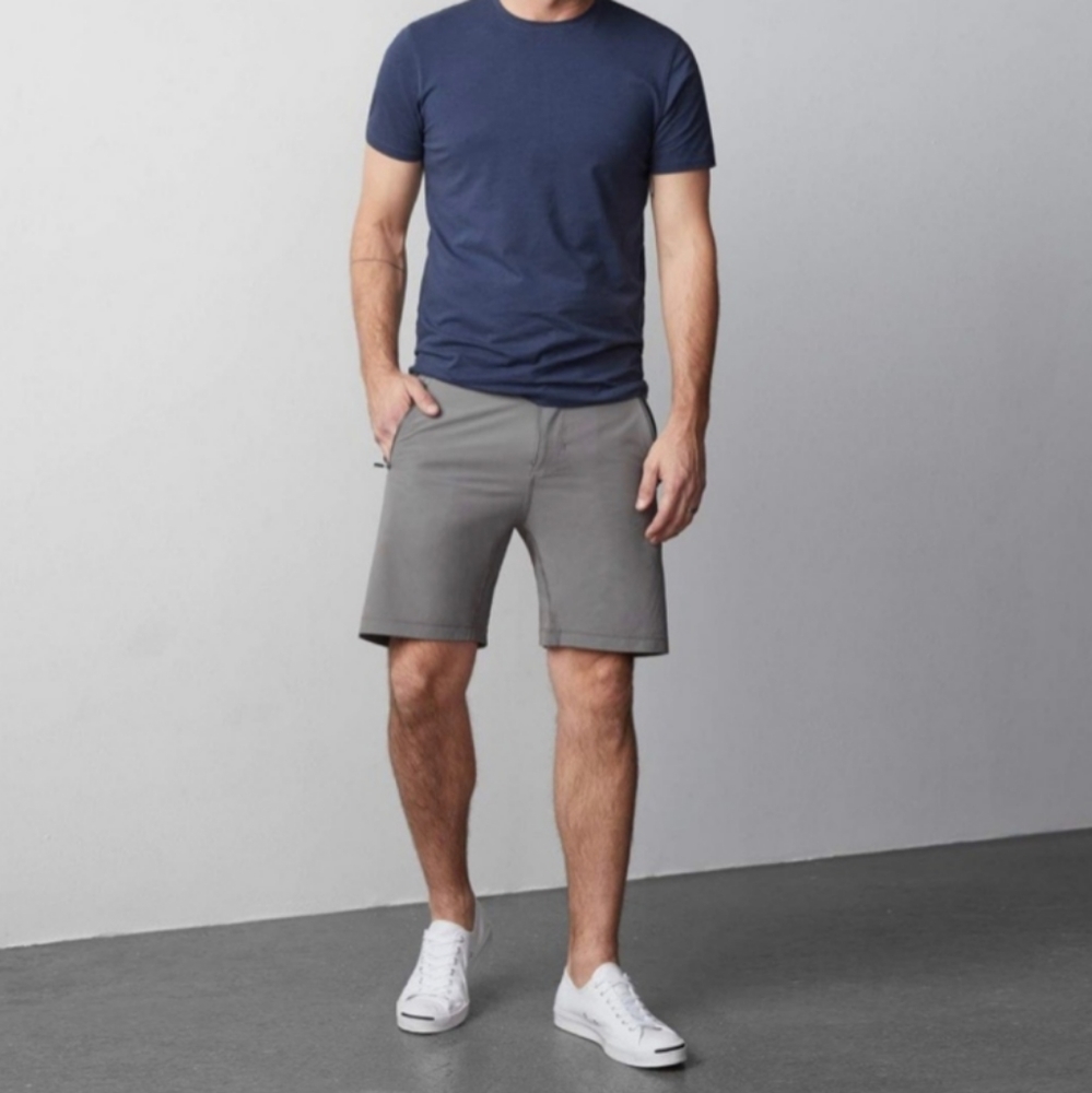 Mack Weldon 4-Way Active Short in Gray Water Repellent Size Small